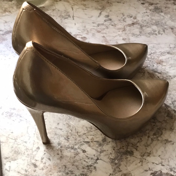 Shoe - Picture 3 of 5